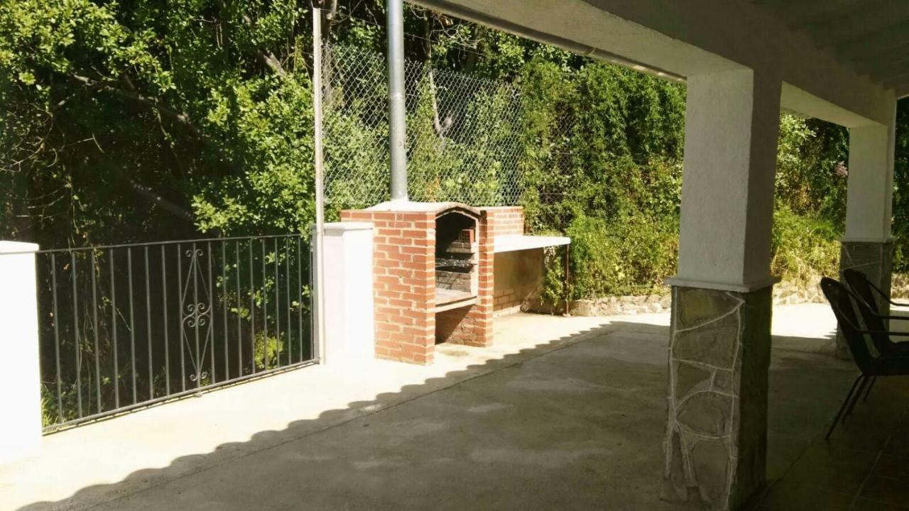 Affittacamere La Fuente De El Nacimiento Benamahoma Esterno foto